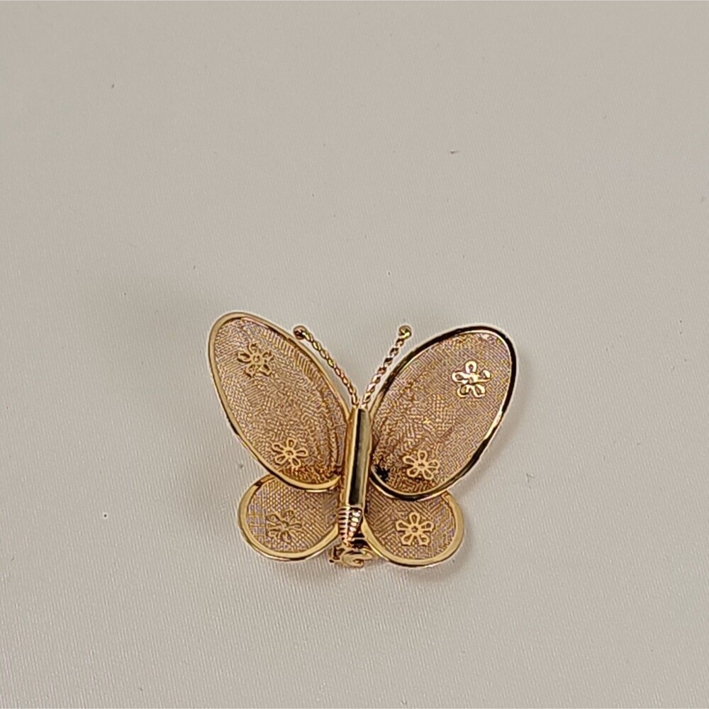 Vintage 1950s Gold Tone Mesh Butterfly Brooch Mid Century Figural Pin